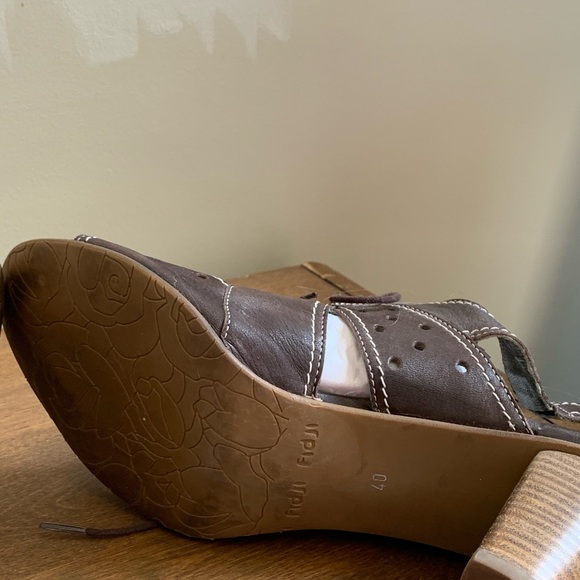 Fidji High Heel Brown Leather Sandals (open toe sling backs) - Picture 7 of 7